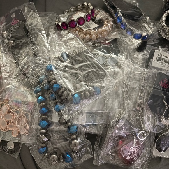 Paparazzi Fuchsia Tote with Black Logo - Picture 2 of 2